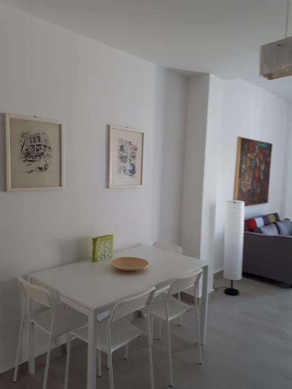Dipson'S At Gazi Atenas Exterior foto